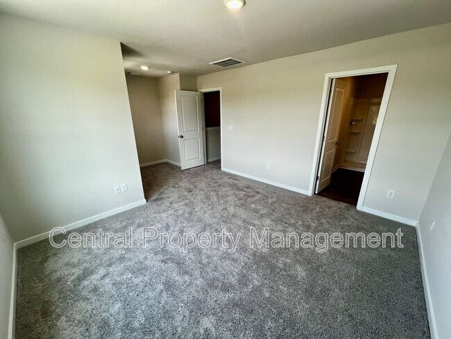 Building Photo - 6014 Tavener Dr