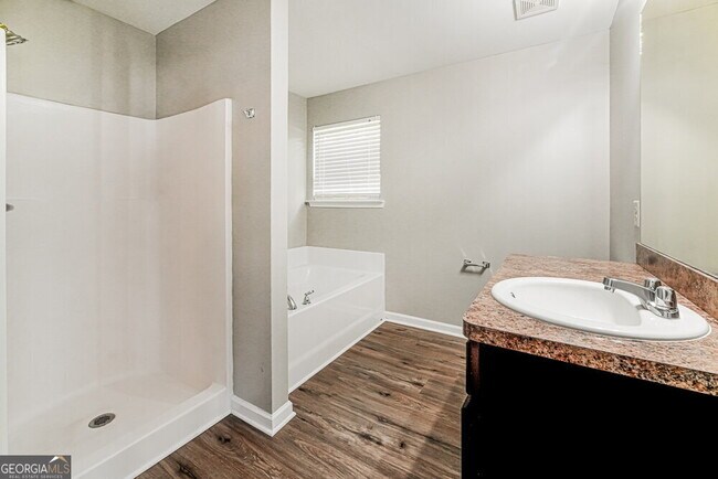 Building Photo - 434 Highland Falls Dr