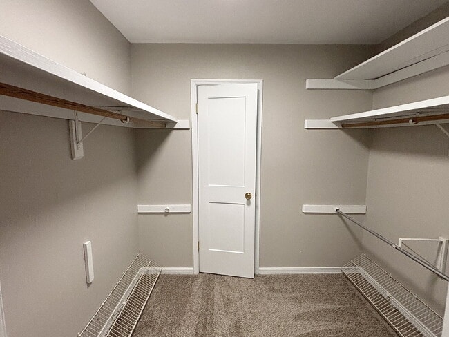 Building Photo - "Charming 2-Bed Oasis with Granite Touches & Cozy Fireplace in Fort Walton Beach!"