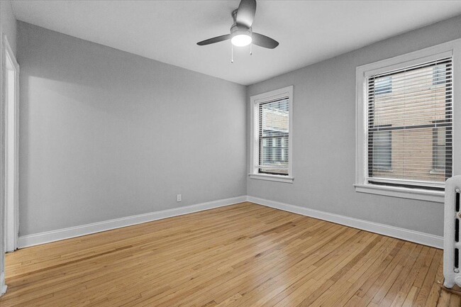 Building Photo - 1 bedroom in Chicago IL 60657