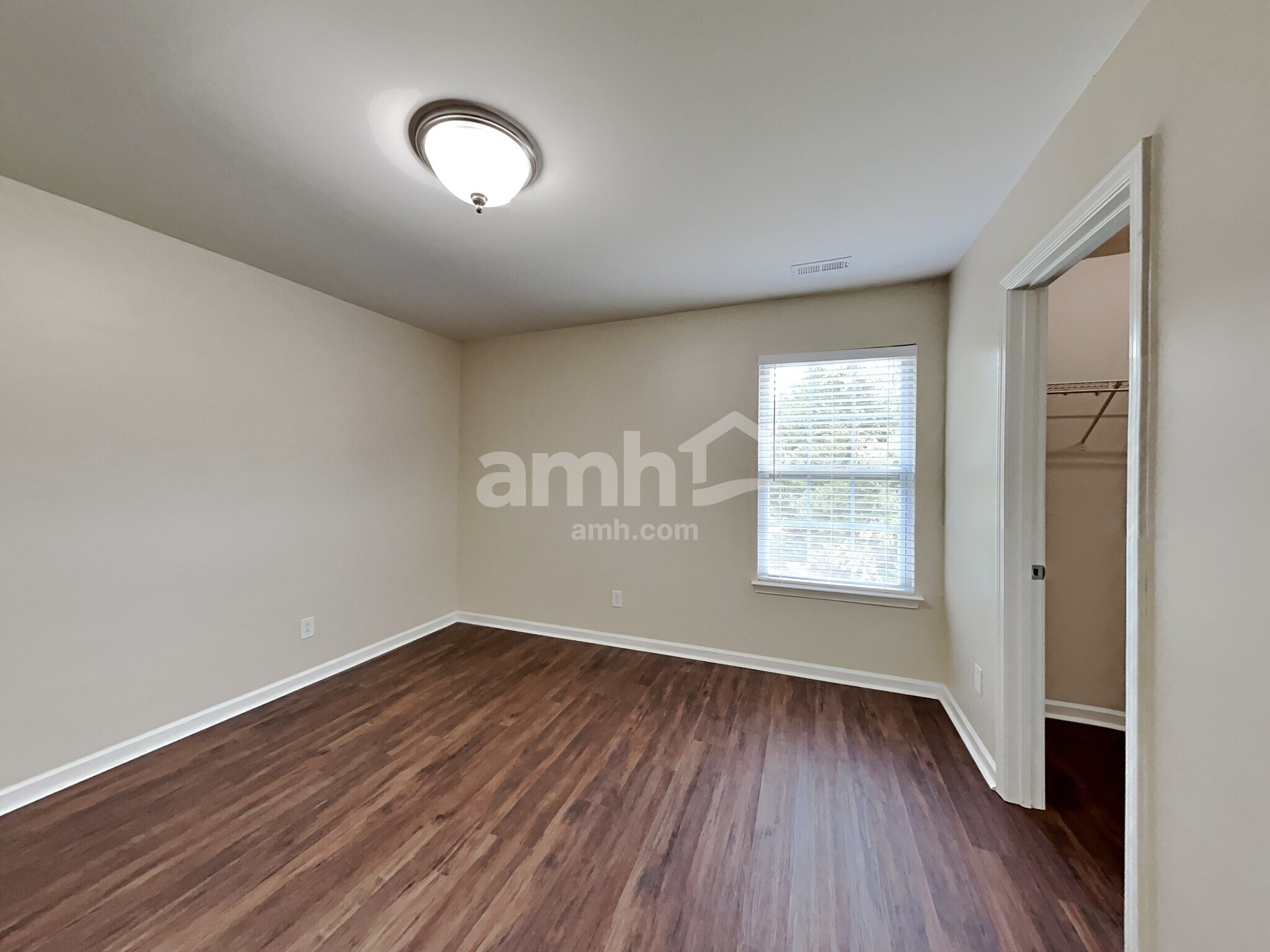 Building Photo - 107 Lacona Ter