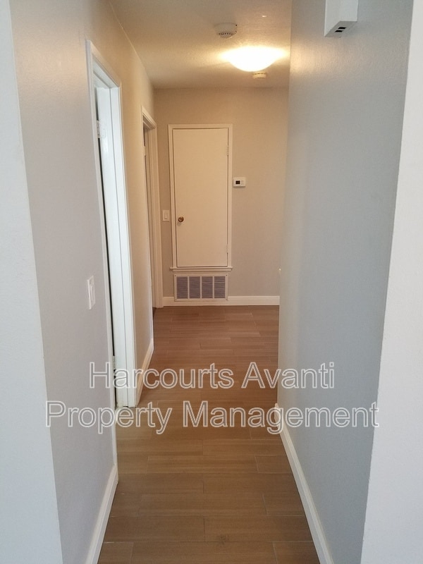 Building Photo - 8125 Los Sabalos St