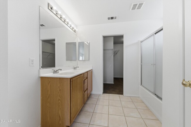 Building Photo - 42144 Madison Dr