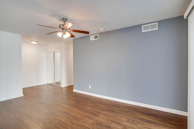 Interior Photo - 821 N. Austin Ave