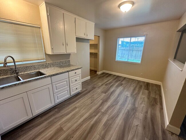 Building Photo - This cute home won't last long with a new ...