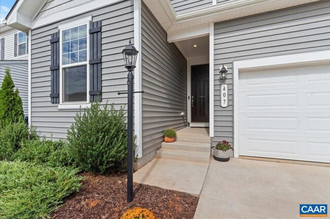 Building Photo - 407 Meadows Dr