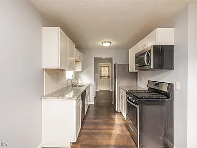 Building Photo - 5222 W 83rd St