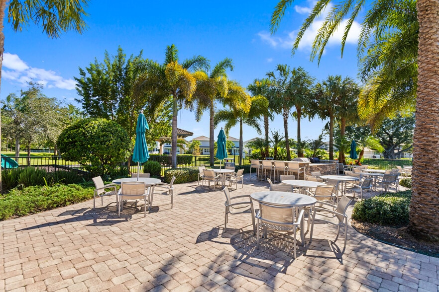 Building Photo - 4022 Large Leaf Ln