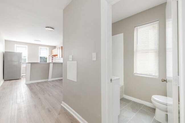 Building Photo - 3400 Reach St