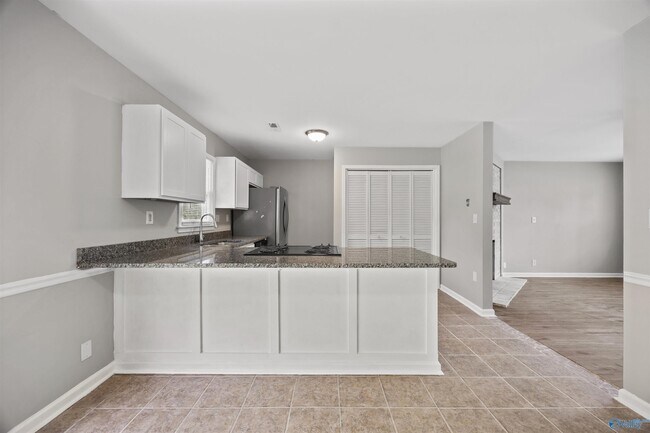 Building Photo - 13935 SW Wyandotte Dr