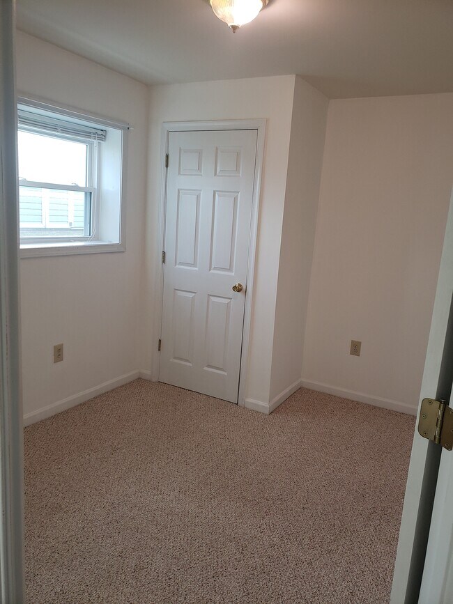 Downstairs Bedroom - 120 S Blettner Ave
