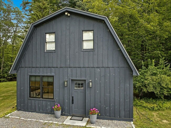 Primary Photo - 199 Upland Farm Rd