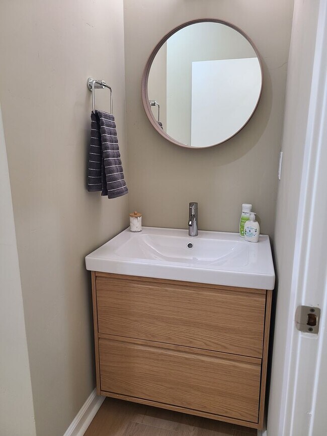 Building Photo - New built and fully furnished 2 bed 2. 5 baths in Point Loma
