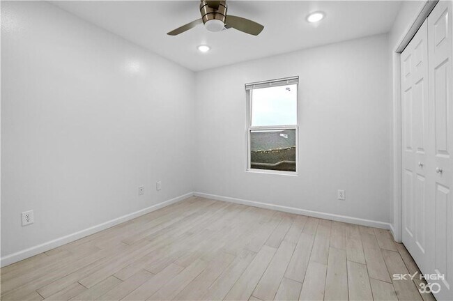 Building Photo - 731 Erika Ave
