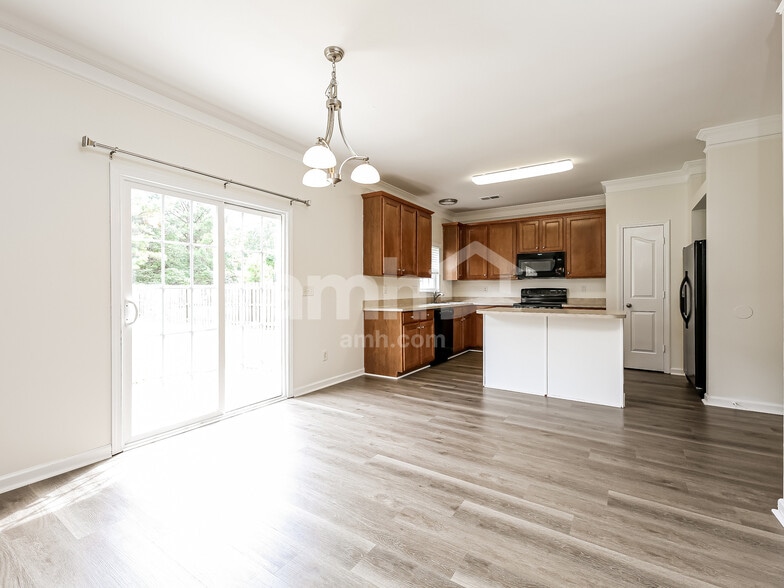 Building Photo - 104 Portland Falls Dr