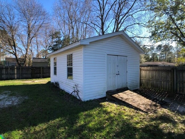 Building Photo - 1341 Dog Track Rd
