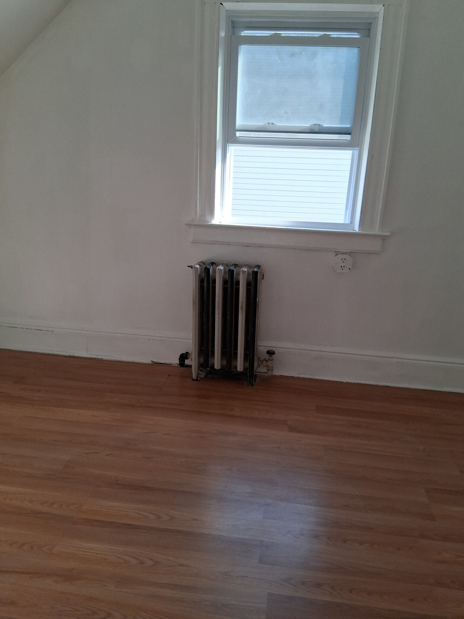 Building Photo - 33 Center St