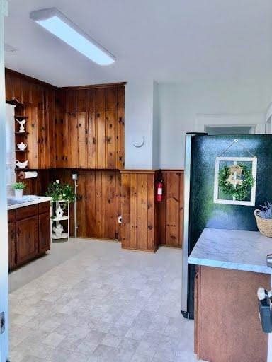 Building Photo - 2205 Mayflower Dr