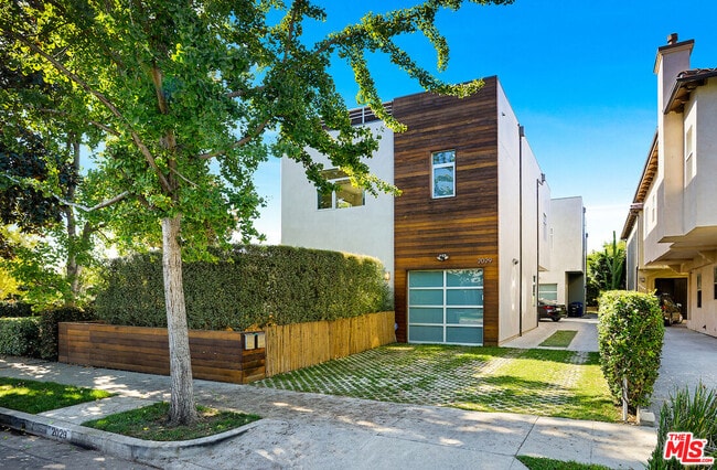 Primary Photo - 2031 Butler Ave