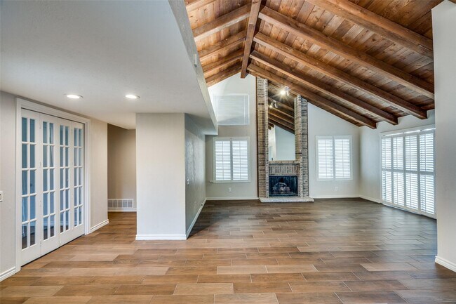 Building Photo - 14703 Le Grande Dr