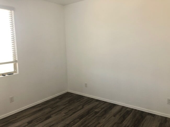 Building Photo - 4214 W Winston Dr