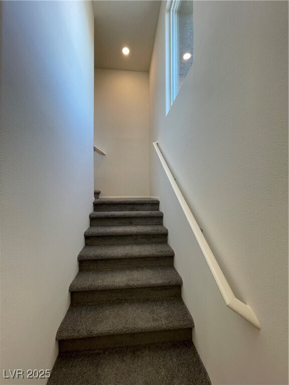 Building Photo - 4919 Chapin Mesa Ave