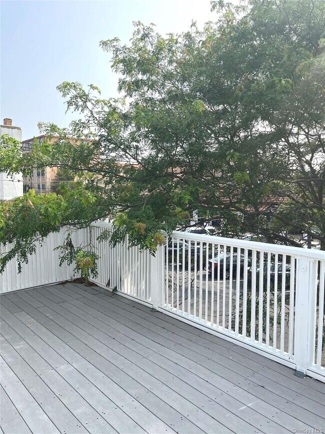 Building Photo - 307 Magnolia Blvd