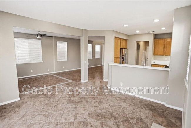 Building Photo - 30319 W Cedar Oak Ln
