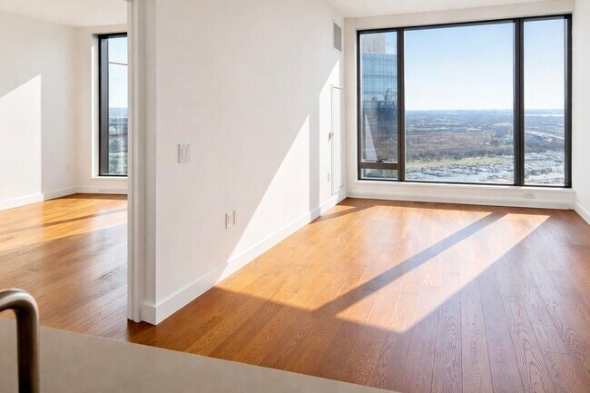 Building Photo - 99 Hudson St