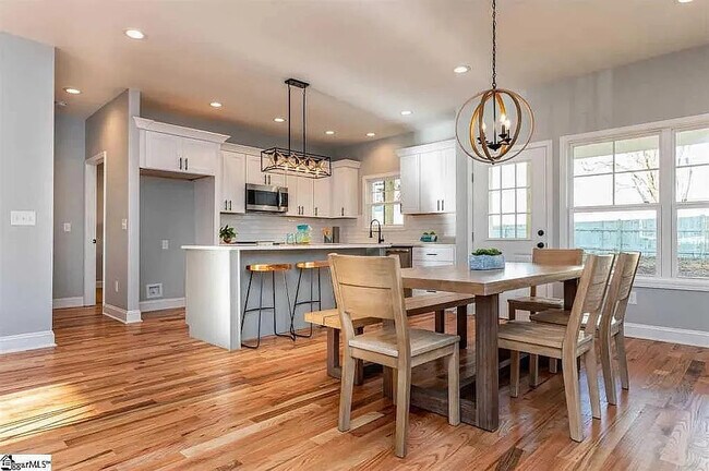 Building Photo - 111 Chestnut St