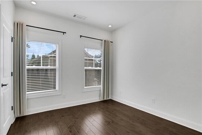 Building Photo - 1278 Linden Ct