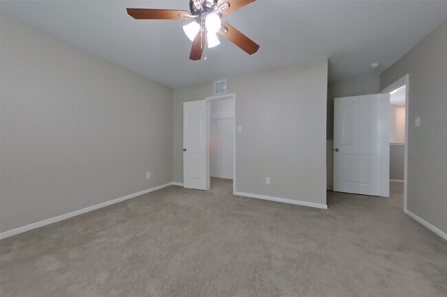Building Photo - 640 Totem Trail Dr