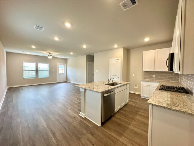 Building Photo - 12164 Ridge Top Dr