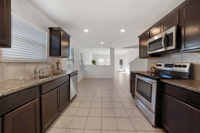 Building Photo - 914 Decker Dr