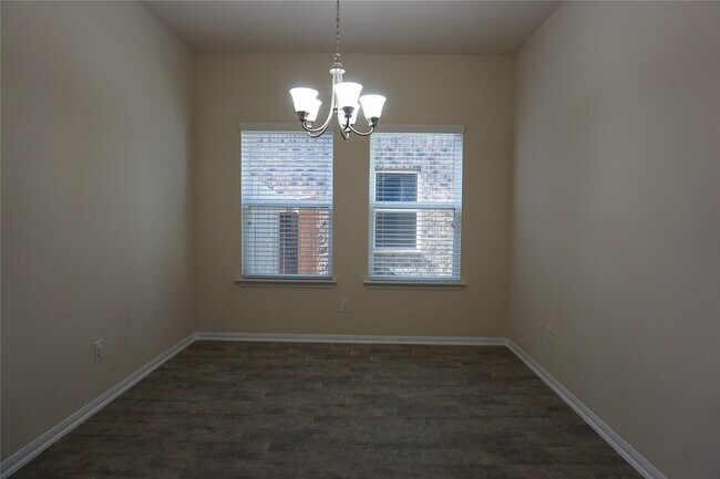 Building Photo - 10615 Chestnut Path Way