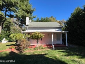 Building Photo - 7 Vineberg Ct