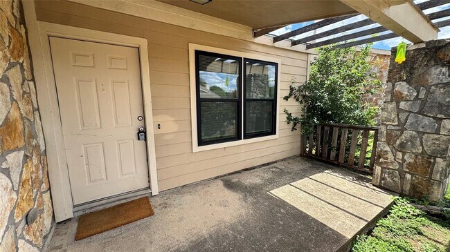 Building Photo - 1304 Conway Dr
