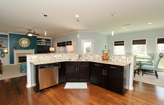 Building Photo - 8245 Majors Glen Ct