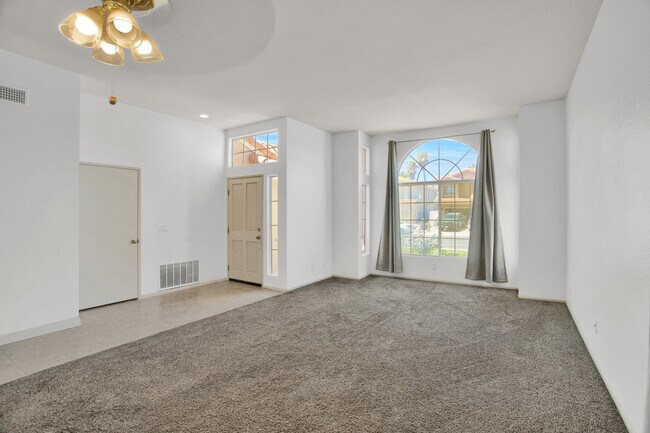 Building Photo - 40170 Tanager Cir