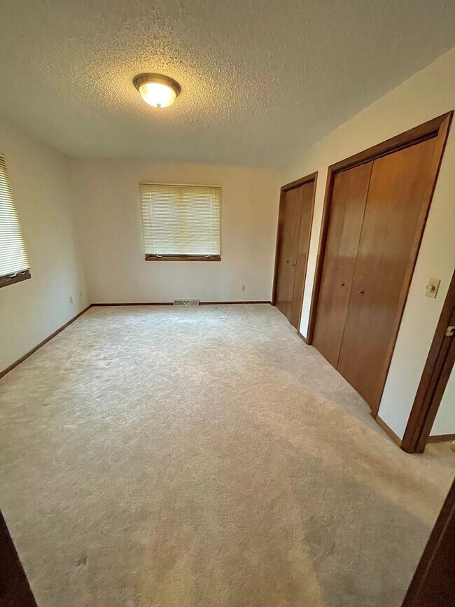 Building Photo - ~Applications Pending~ RENT SPECIAL ~ HOLIDAY MERRINESS ~ Beautiful 4 bedroom cul-de-sac home for...