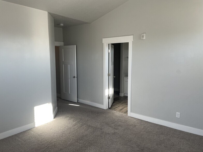 Building Photo - 13092 S Tortola Dr
