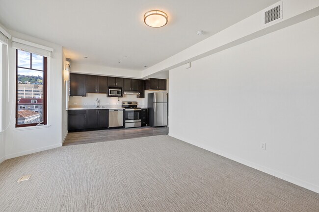 Building Photo - The Artisan