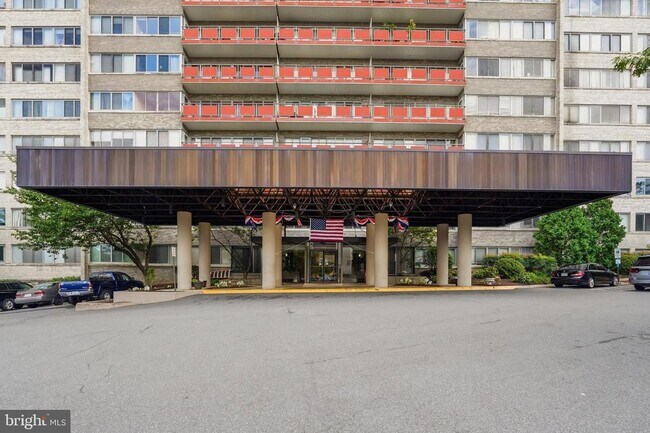 Building Photo - 5340 Holmes Run Pkwy