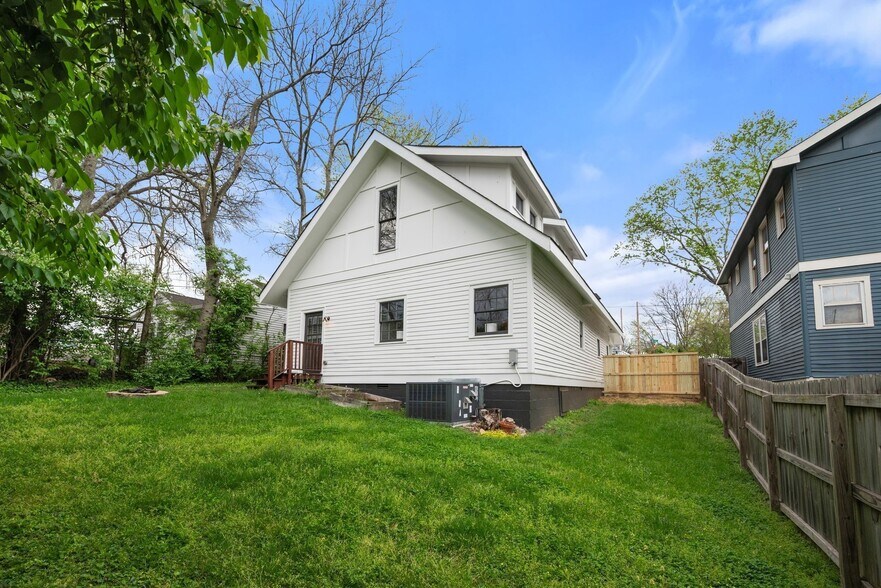 Building Photo - 3706 Hilltop Ln