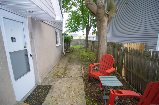 Building Photo - 65 Myano Ln
