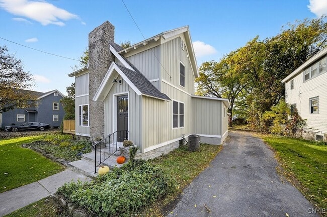 Primary Photo - 127 E Warrington Rd