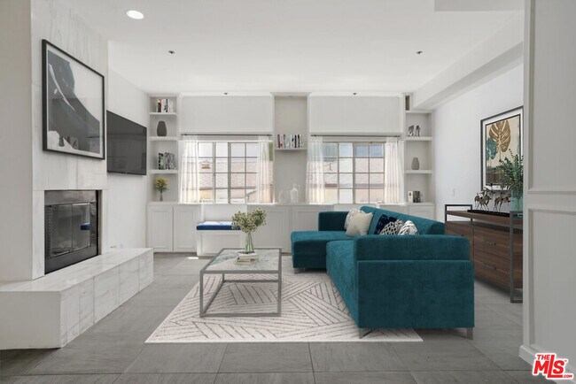 Primary Photo - 850 N Poinsettia Pl