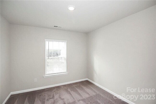 Building Photo - Stunning Almost New Home in desirable Chat...