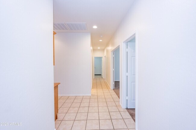 Building Photo - 40930 N Wild West Trail