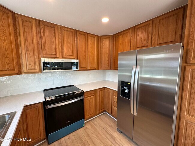 Building Photo - 106 Broadview Ln